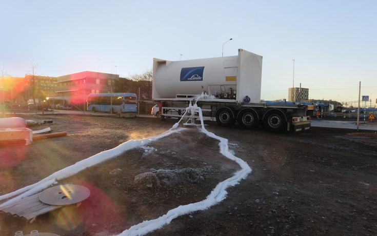 N2 tank and supply lines for freezing project 